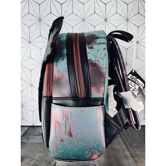 Terrifier Art the Clown Blood GITD Mini-Backpack - EE Excl - Picture 4 of 4